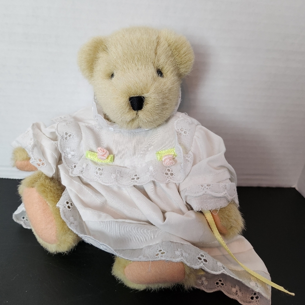 VINTAGE 1991 Muffy Vanderbear Christening Gown Collectible Bear